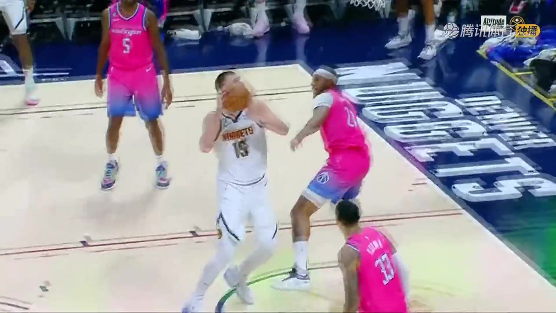 這效率要沖三連MVP？約基奇20中17爆砍43分14板8助5斷皆全隊(duì)最高（約基奇砍32分20籃板10助攻）