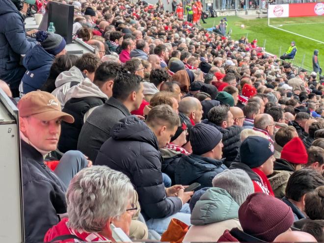 記者：諾伊爾現(xiàn)場(chǎng)觀戰(zhàn)拜仁vs柏林聯(lián)合，其將在國(guó)際比賽日后回歸