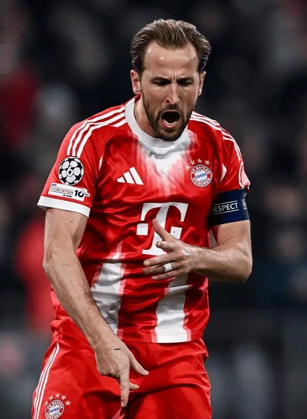 足壇一夜動(dòng)態(tài)：拜仁造4-0慘案，藍(lán)軍0-3吞四連敗，斯洛特輸球甩鍋