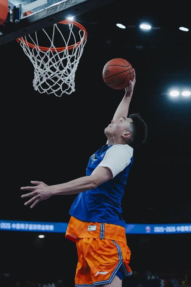 上海灘最強高中生代表上海男籃，出戰(zhàn)！