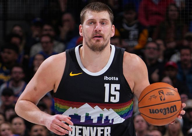 約基奇8+7+14創(chuàng)中鋒歷史第一！掘金雙殺76人升第五 佈勞恩22分