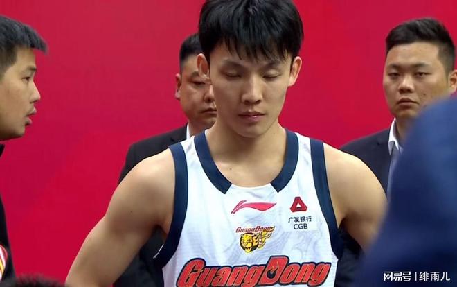 慘敗江蘇後！杜鋒拒絕下課，放棄滬粵大戰(zhàn)，離開廣東隊參加活動！
