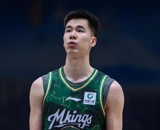 同曦輸關(guān)鍵戰(zhàn)！郭昊文僅13中3！當(dāng)三分崩盤(pán)+遇強(qiáng)護(hù)框，根本沒(méi)法打