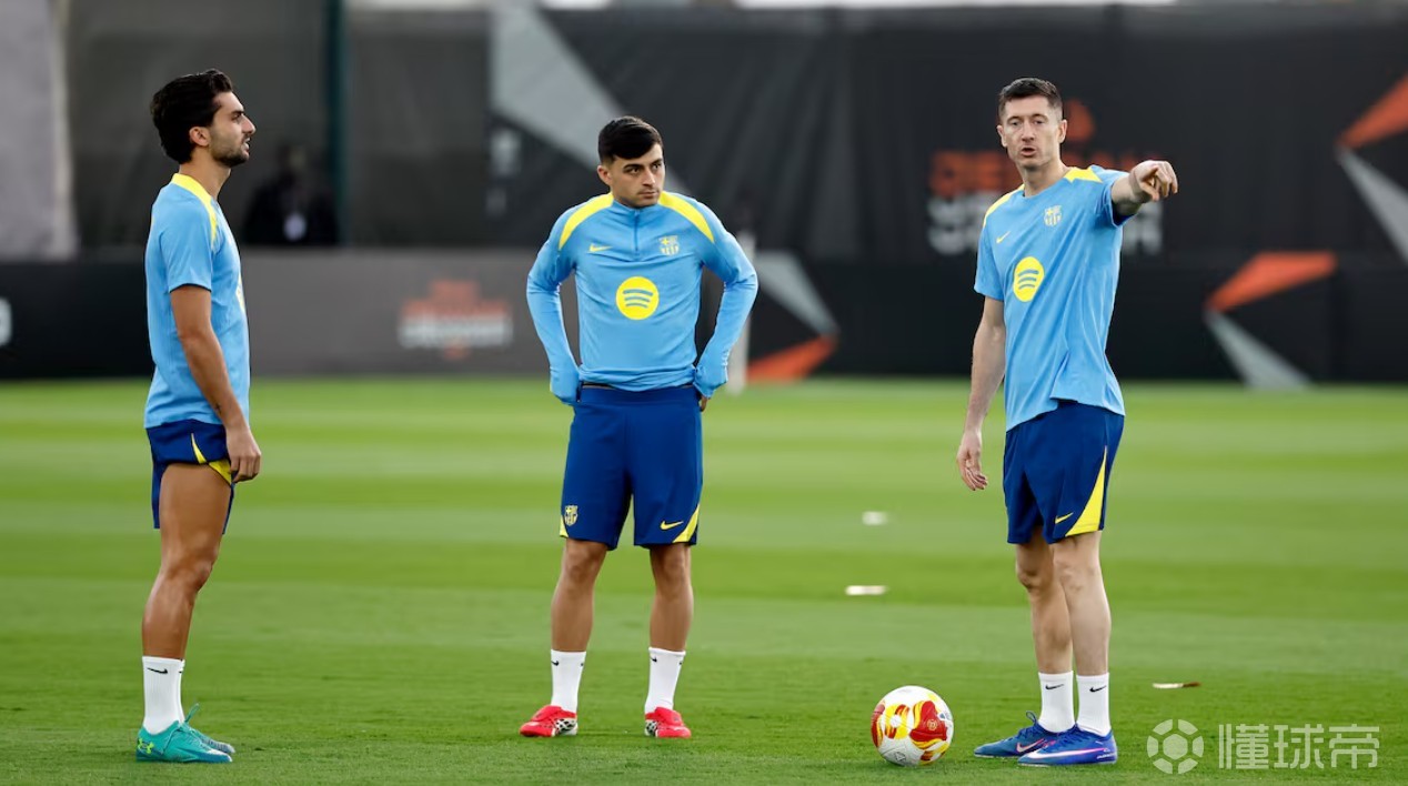 阿斯：巴薩已陷入中鋒危機，夏窗若萊萬留隊將處理費蘭的未來