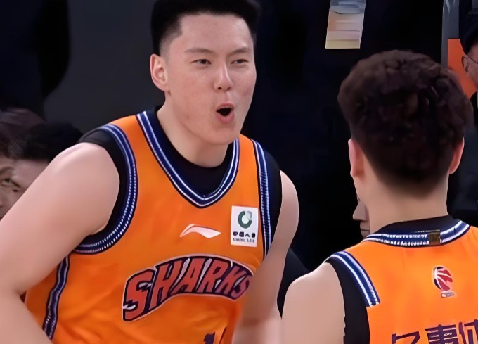 二李發(fā)威，李弘權(quán)&李添榮高效合砍45分，兩人共飆進(jìn)13記三分