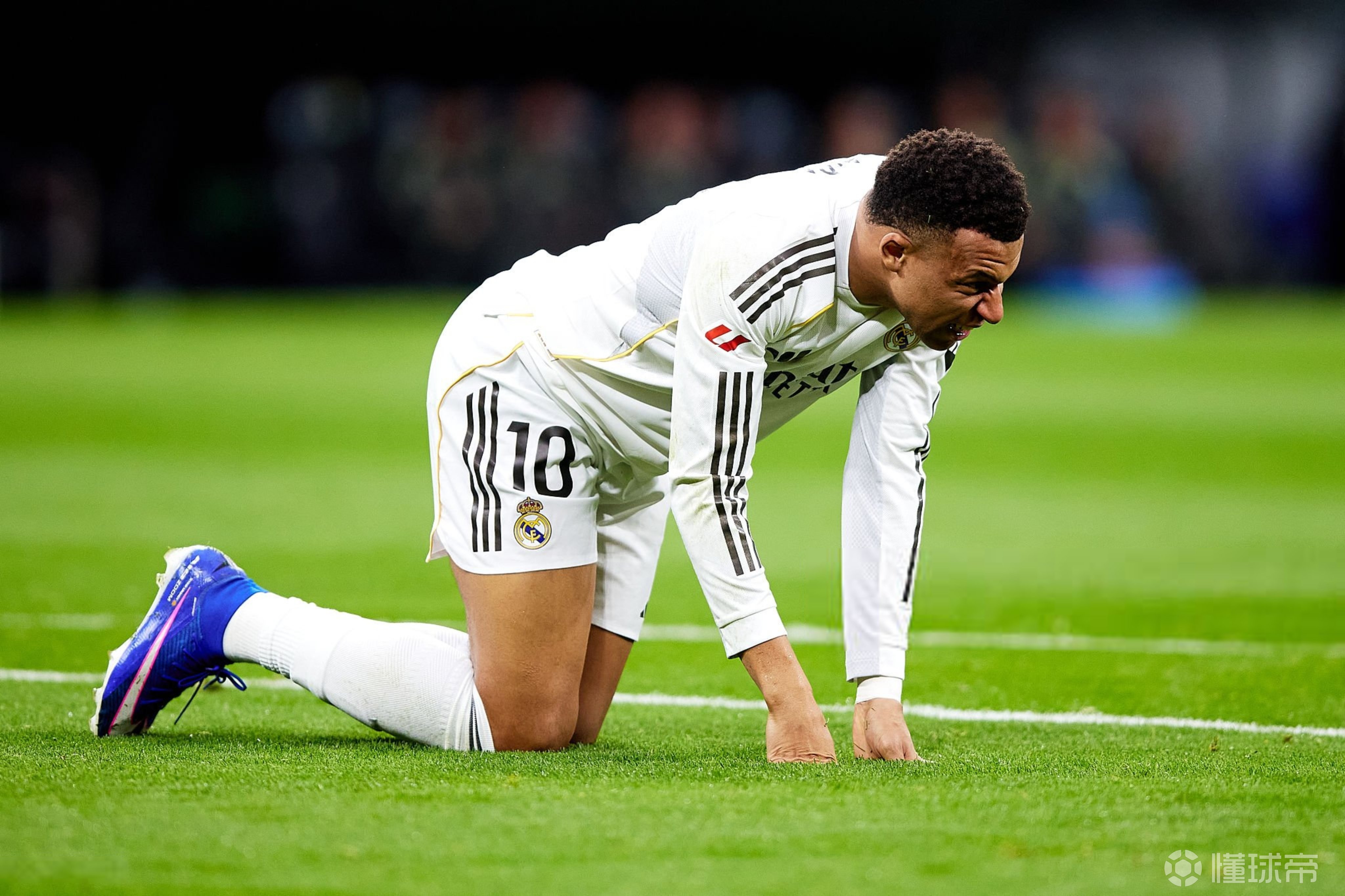 TA：姆巴佩做核磁被皇馬隊醫(yī)拍錯膝蓋后，帶傷打滿了3場比賽