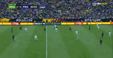 半場(chǎng)：巴西0-1法國(guó)，登貝萊助攻，姆巴佩單刀破門