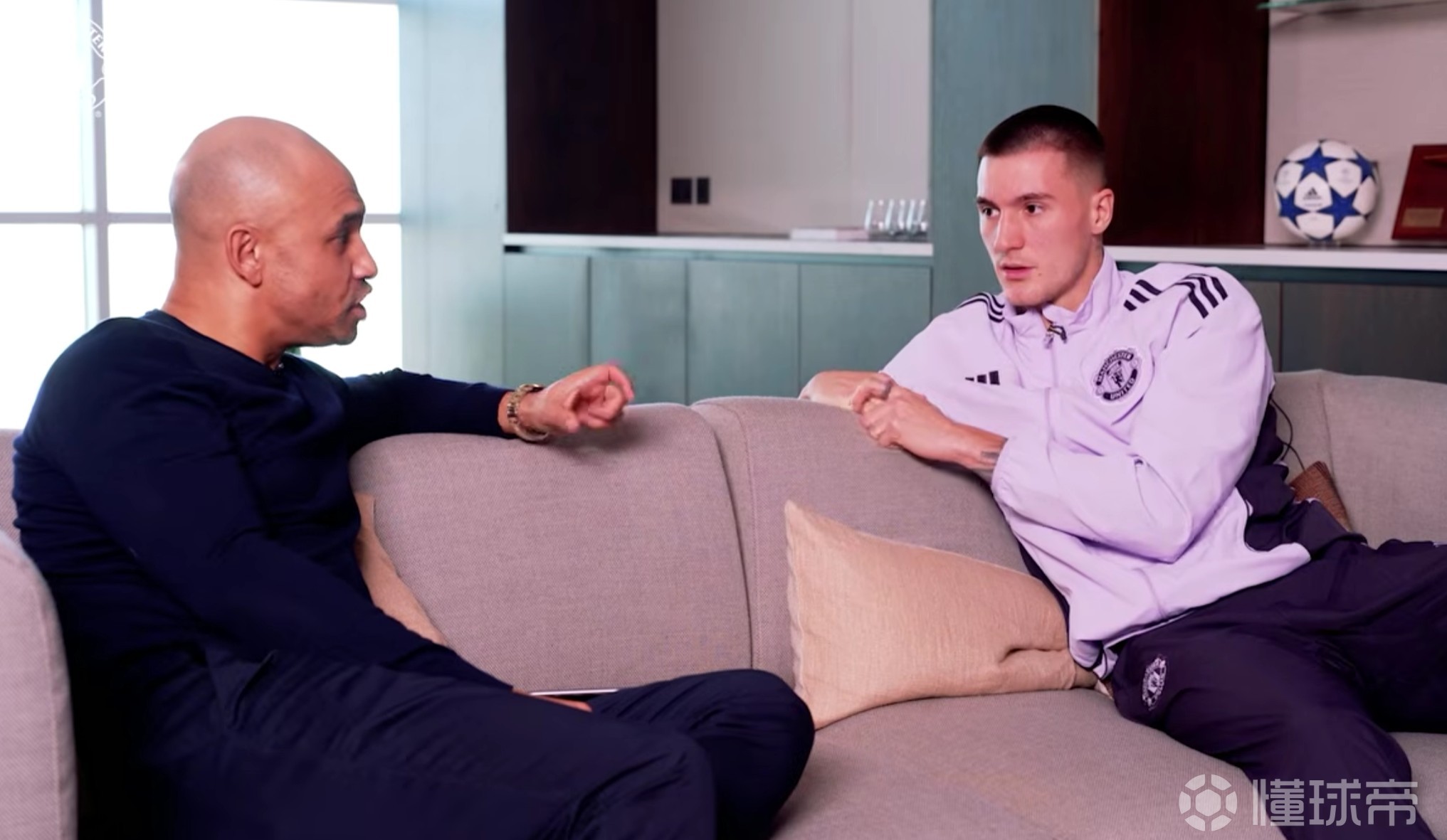 謝什科：B費在曼聯(lián)很多事情上都幫了我很多，也給了我很多指導(dǎo)