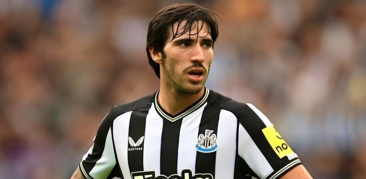 3球6助攻！25歲意大利中場(chǎng)天才引得3大英超豪門哄搶，開價(jià)1億英鎊