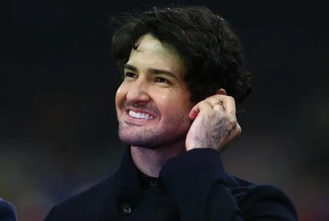 昔日金童帕托：巴西人現(xiàn)在只想贏，哪怕踢得爛，只要贏就行！