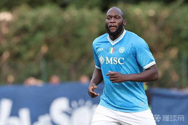 記者：盧卡庫(kù)拒絕回到那不勒斯進(jìn)行恢復(fù)，他將遭到俱樂(lè)部罰款