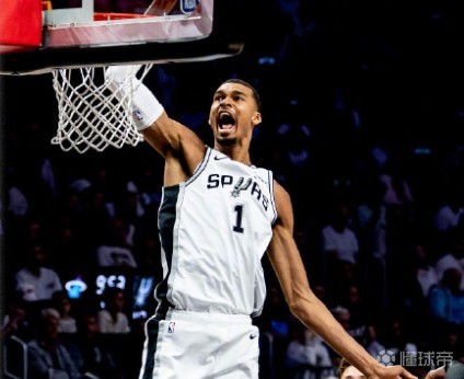 攻防一把抓，文班22中11砍26分15板4助5帽&賽季第14次單場5帽